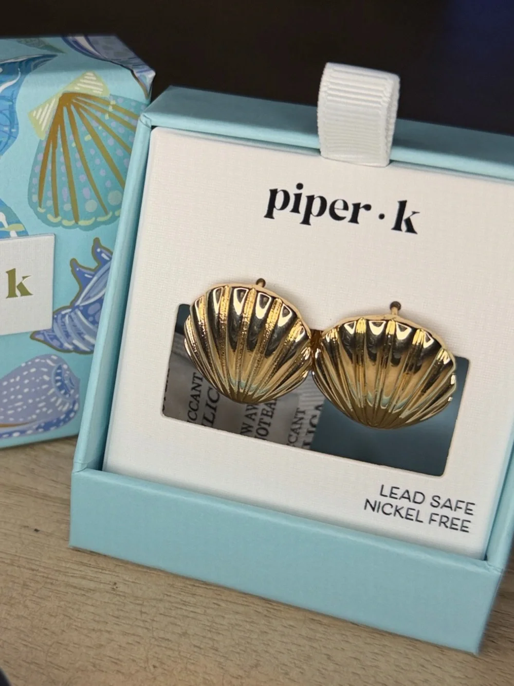 piper·k Gold Shell Stud Earrings - Shiny Gold Seashell Design